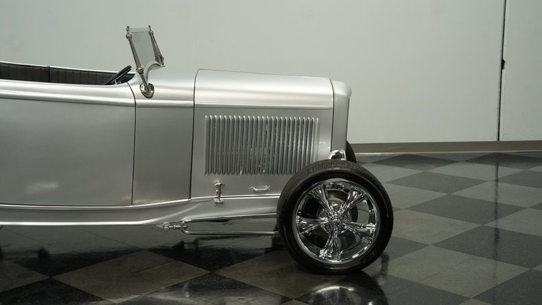 1932 Ford Roadster 26