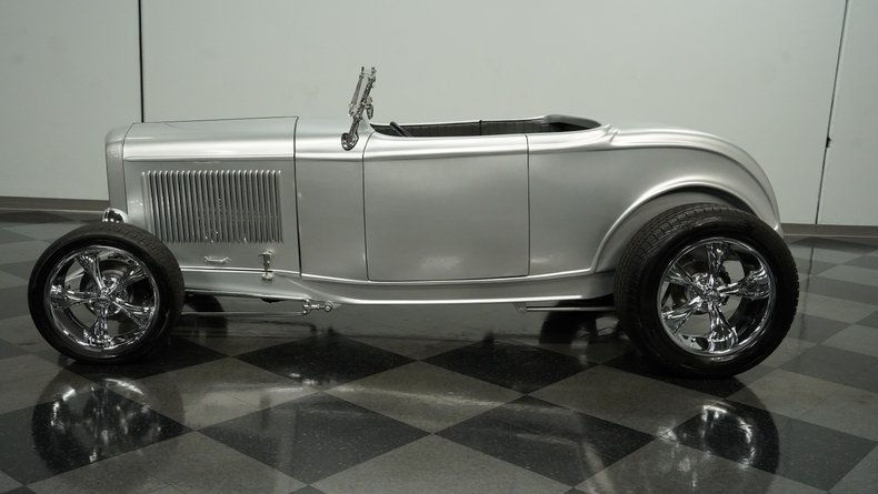 1932 Ford Roadster 2