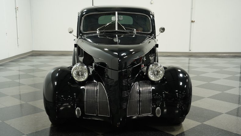 1939 Pontiac Deluxe 14