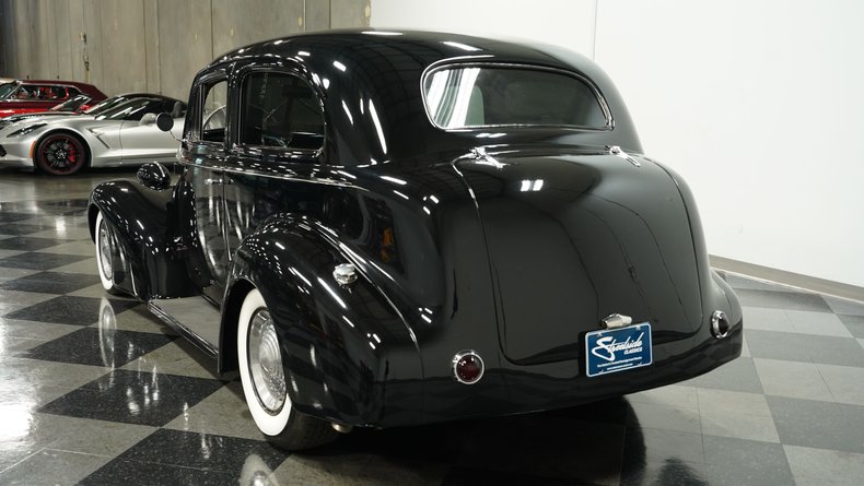 1939 Pontiac Deluxe 7