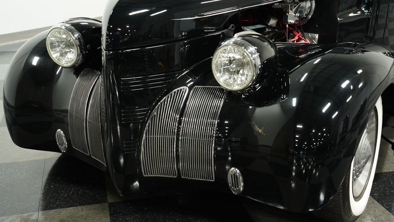 1939 Pontiac Deluxe 17