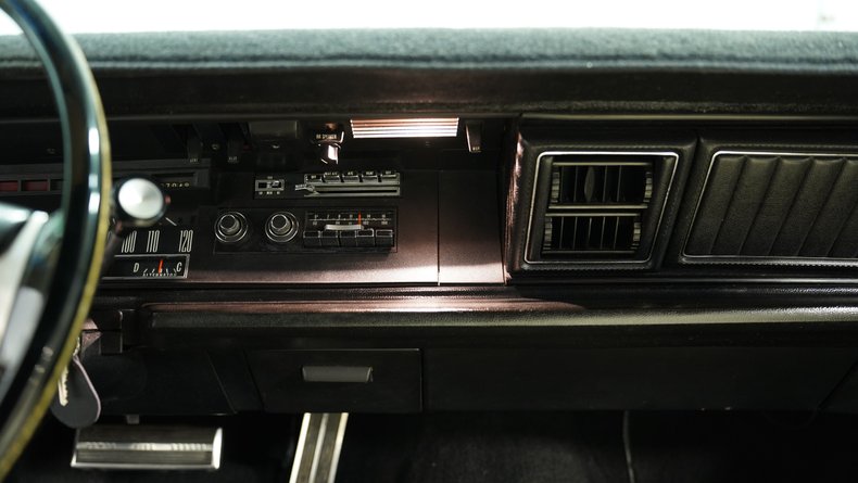 1970 Chrysler 300 30