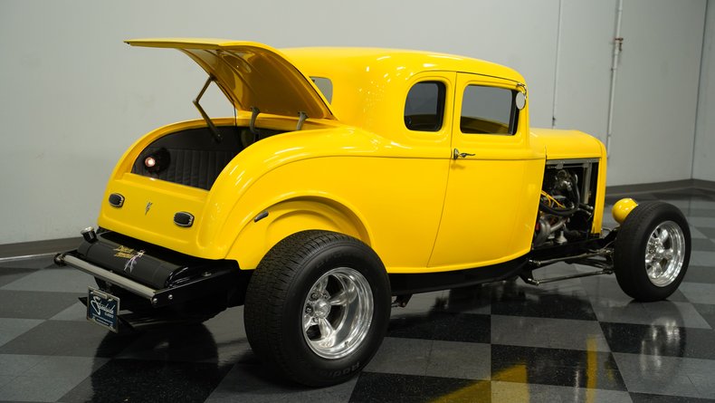 1932 Ford 5-Window 43