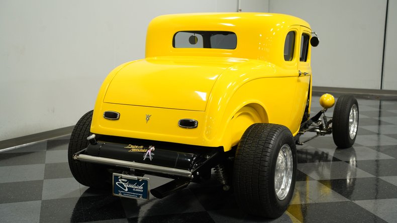 1932 Ford 5-Window 9