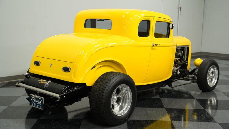 1932 Ford 5-Window 10