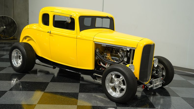 1932 Ford 5-Window 12