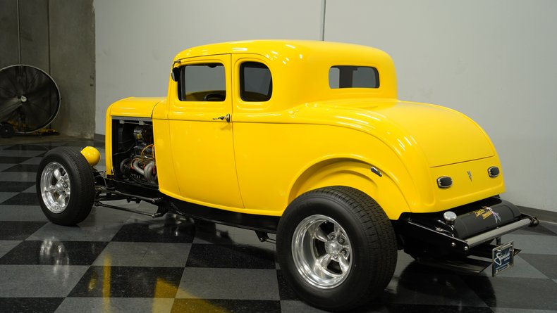 1932 Ford 5-Window 6