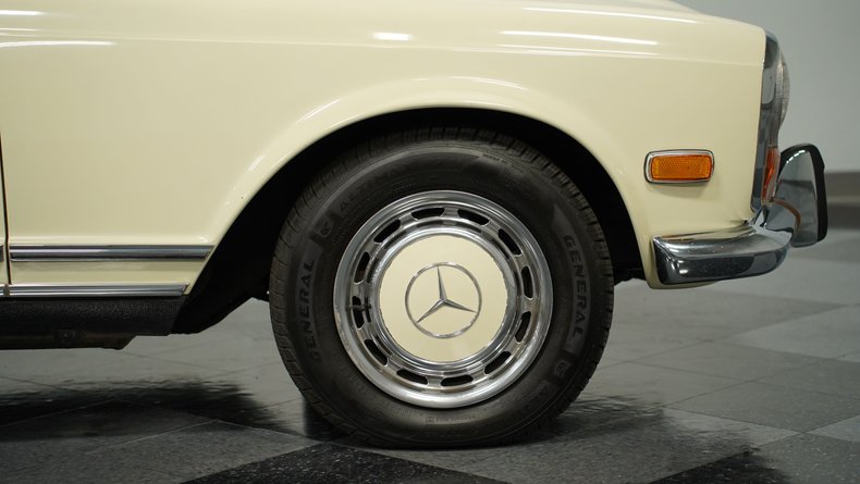 1970 Mercedes-Benz 280SL 51