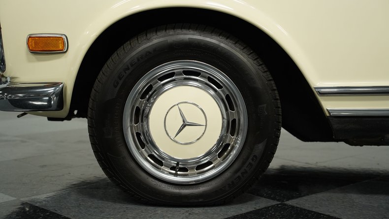 1970 Mercedes-Benz 280SL 52