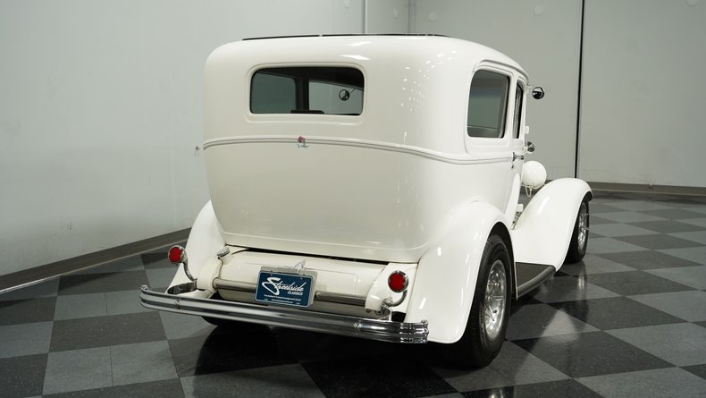 1932 Ford Tudor 9