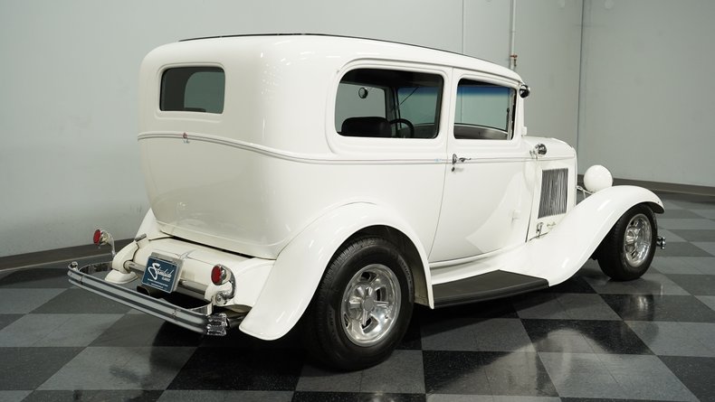 1932 Ford Tudor 10