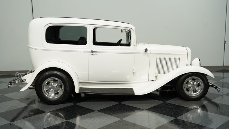 1932 Ford Tudor 11