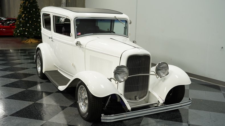 1932 Ford Tudor 13