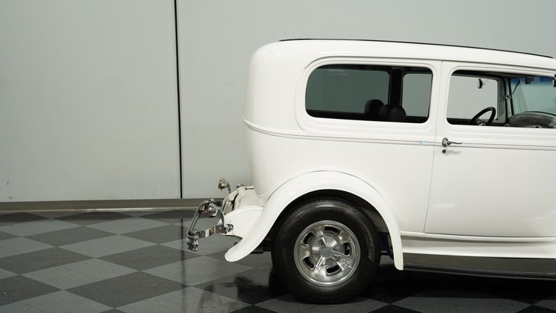 1932 Ford Tudor 25
