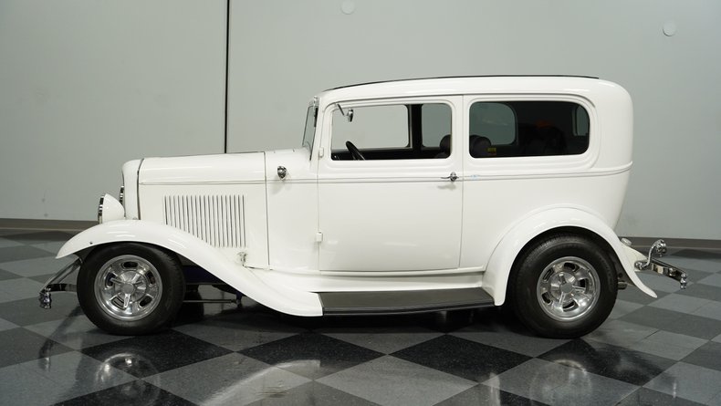 1932 Ford Tudor 2