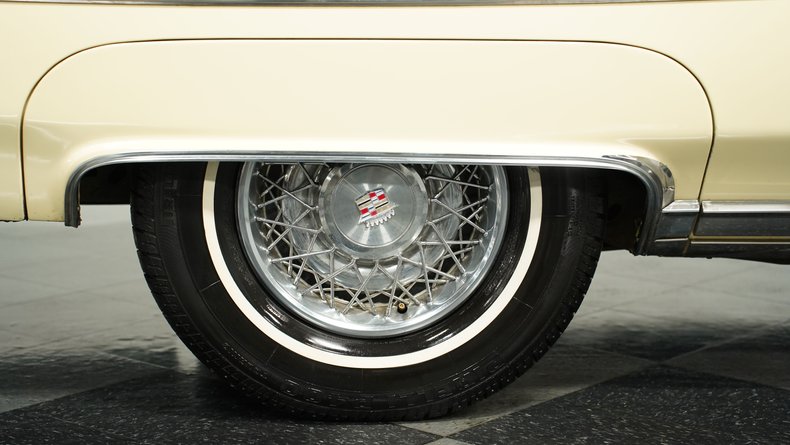 1976 Cadillac Coupe DeVille 50
