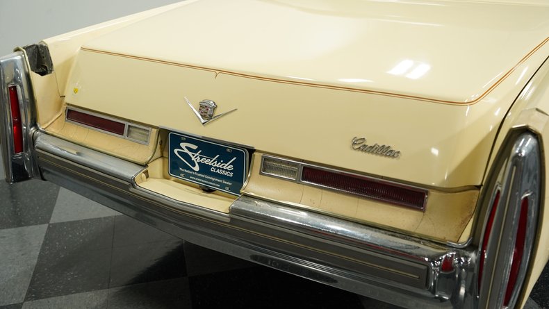 1976 Cadillac Coupe DeVille 23