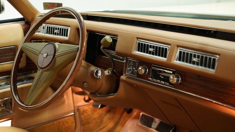 1976 Cadillac Coupe DeVille 43