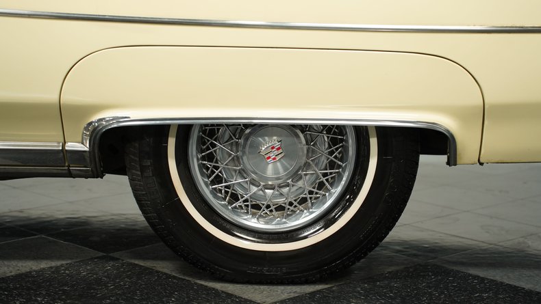1976 Cadillac Coupe DeVille 53