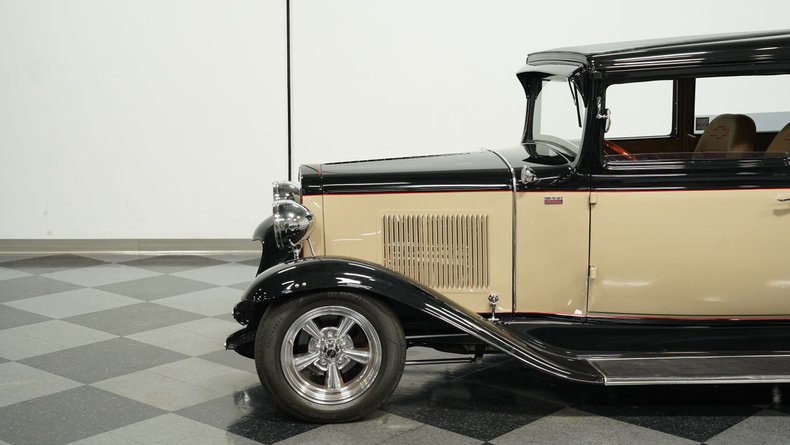 1931 Chevrolet Sedan 19