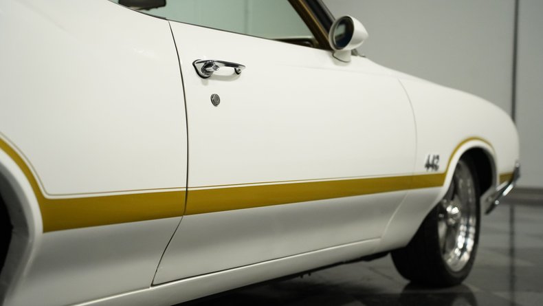 1970 Oldsmobile Cutlass 24