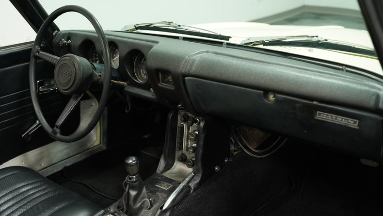 1969 Datsun 1600 42