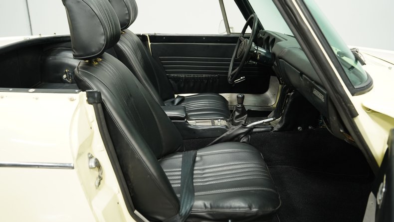 1969 Datsun 1600 41