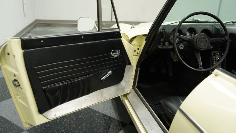 1969 Datsun 1600 31