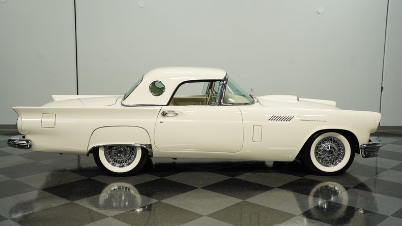 1957 Ford Thunderbird  11