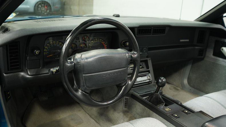 1991 Chevrolet Camaro 32