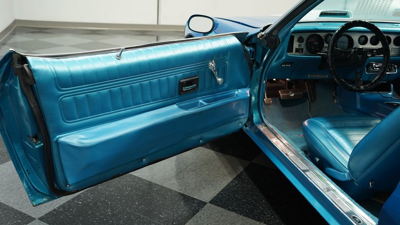 1970 Pontiac Firebird 31