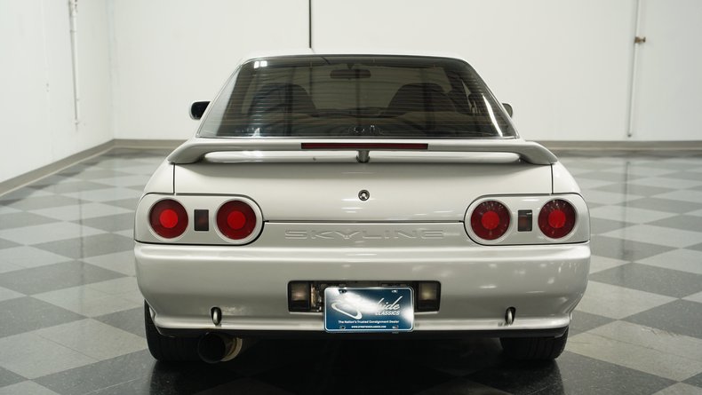 1992 Nissan Skyline 8
