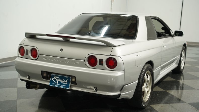 1992 Nissan Skyline 9