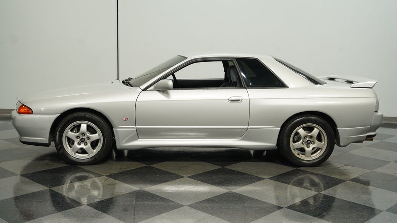 1992 Nissan Skyline 2