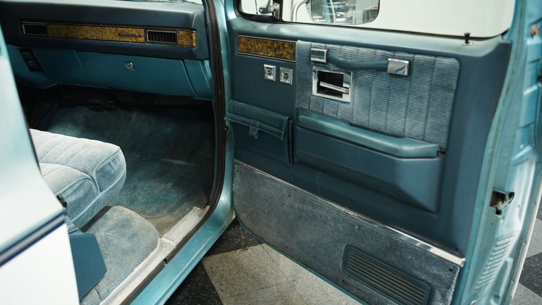 1991 Chevrolet Suburban 48