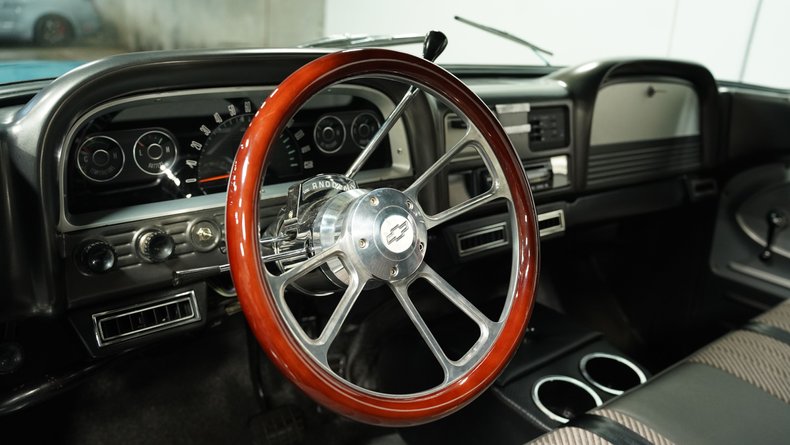 1961 Chevrolet Apache 32