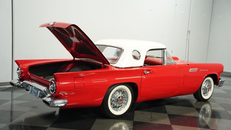 1957 Ford Thunderbird  44