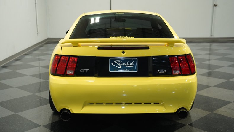 2003 Ford Mustang 8