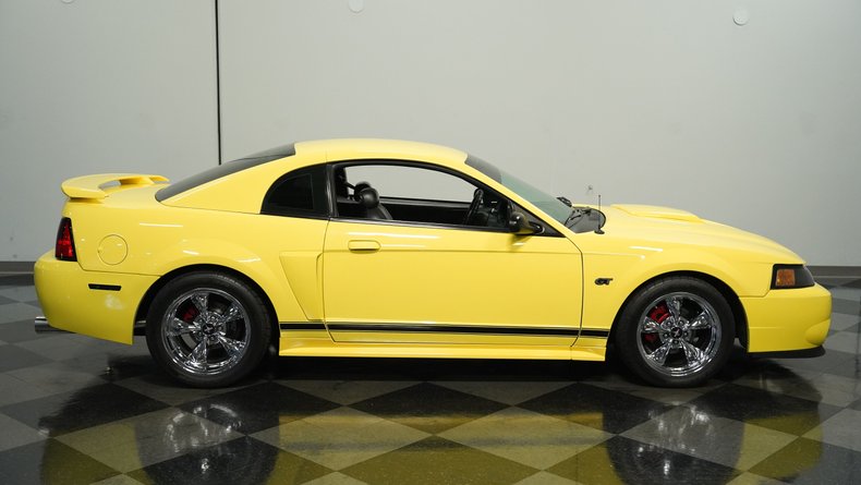 2003 Ford Mustang 11