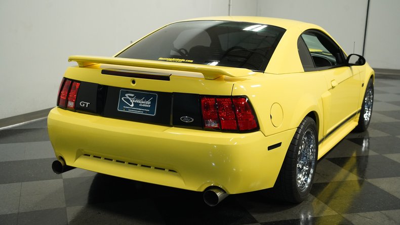 2003 Ford Mustang 9