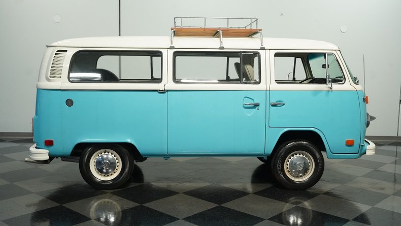 1977 Volkswagen Type 2 Bus 11