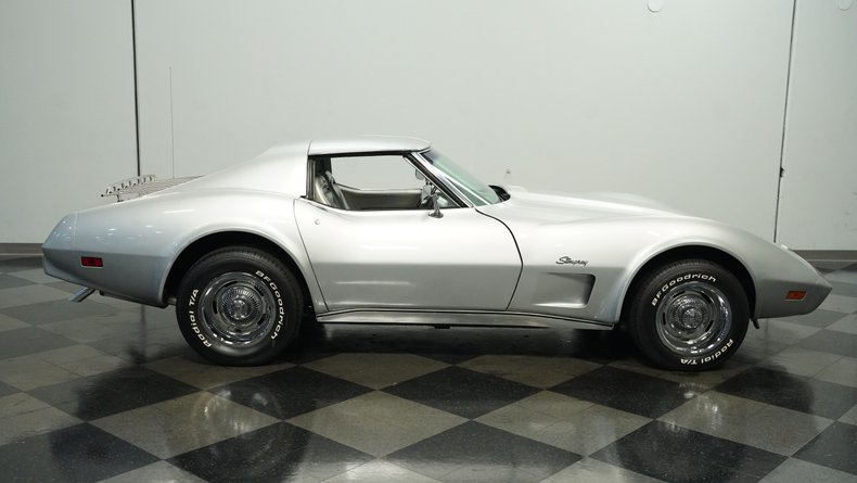 1975 Chevrolet Corvette  11