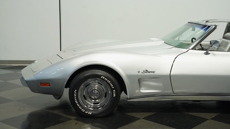 1975 Chevrolet Corvette  19