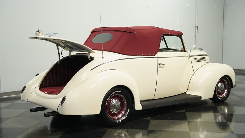 1938 Ford Cabriolet  48