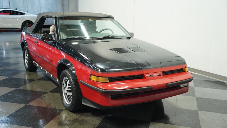 1986 Pontiac Sunbird Turbo Convertible 13