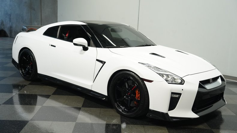 2018 Nissan GT-R Track Edition 14