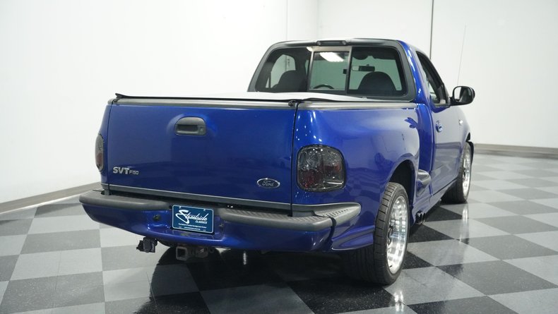 2004 Ford F-150 SVT Lightning 10