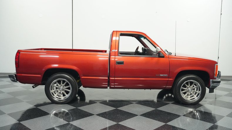 1989 GMC Sierra 1500 LS2 Restomod 12