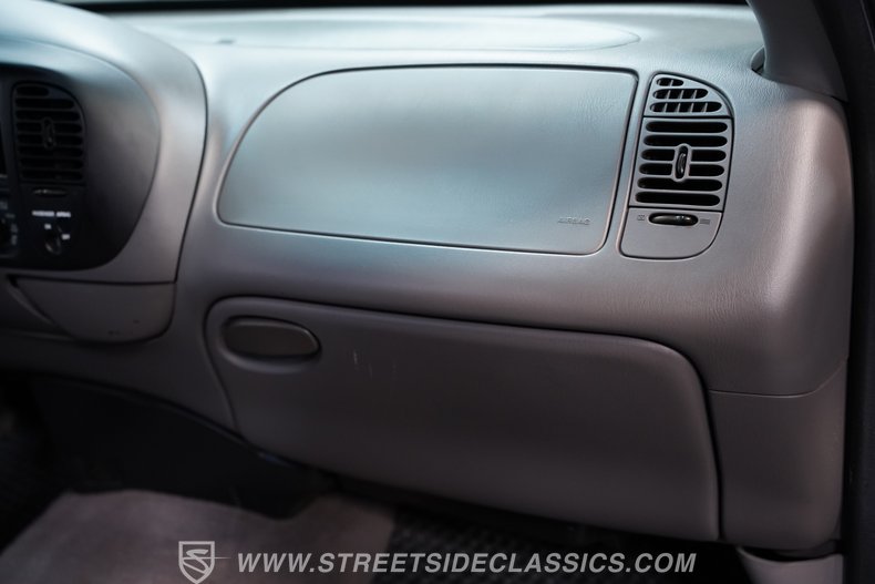 2002 Ford F-150 38