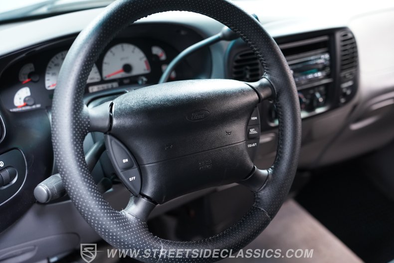 2002 Ford F-150 31